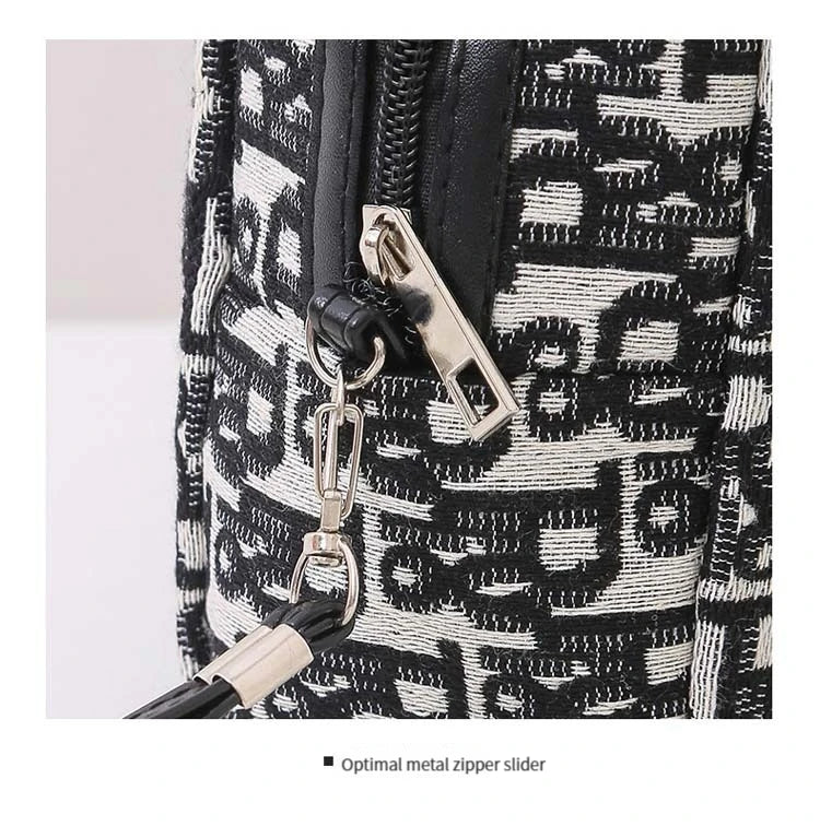 Classic Makeup Bag Portable Waterproof Travel Portable Large Capacity Cosmetic Makeup Brush Storage Bag Toilet Bag